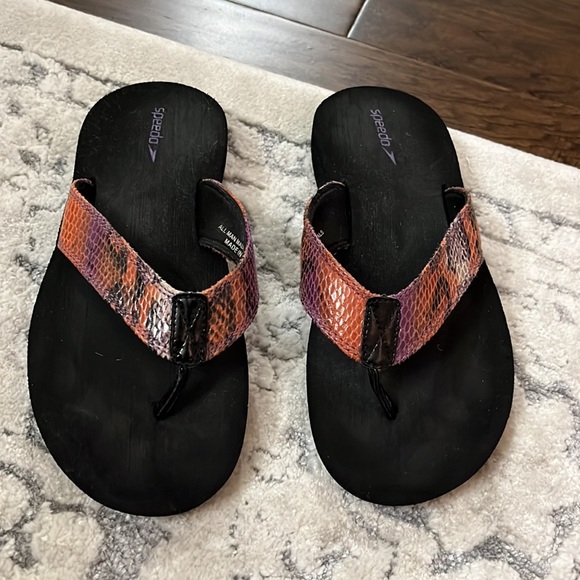 Speedo purple and orange snakeskin print flip flop padded sandal - Picture 3 of 17